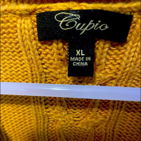 Georgeous Soft Orange XL Cupio Sweater - Picture 3 of 4